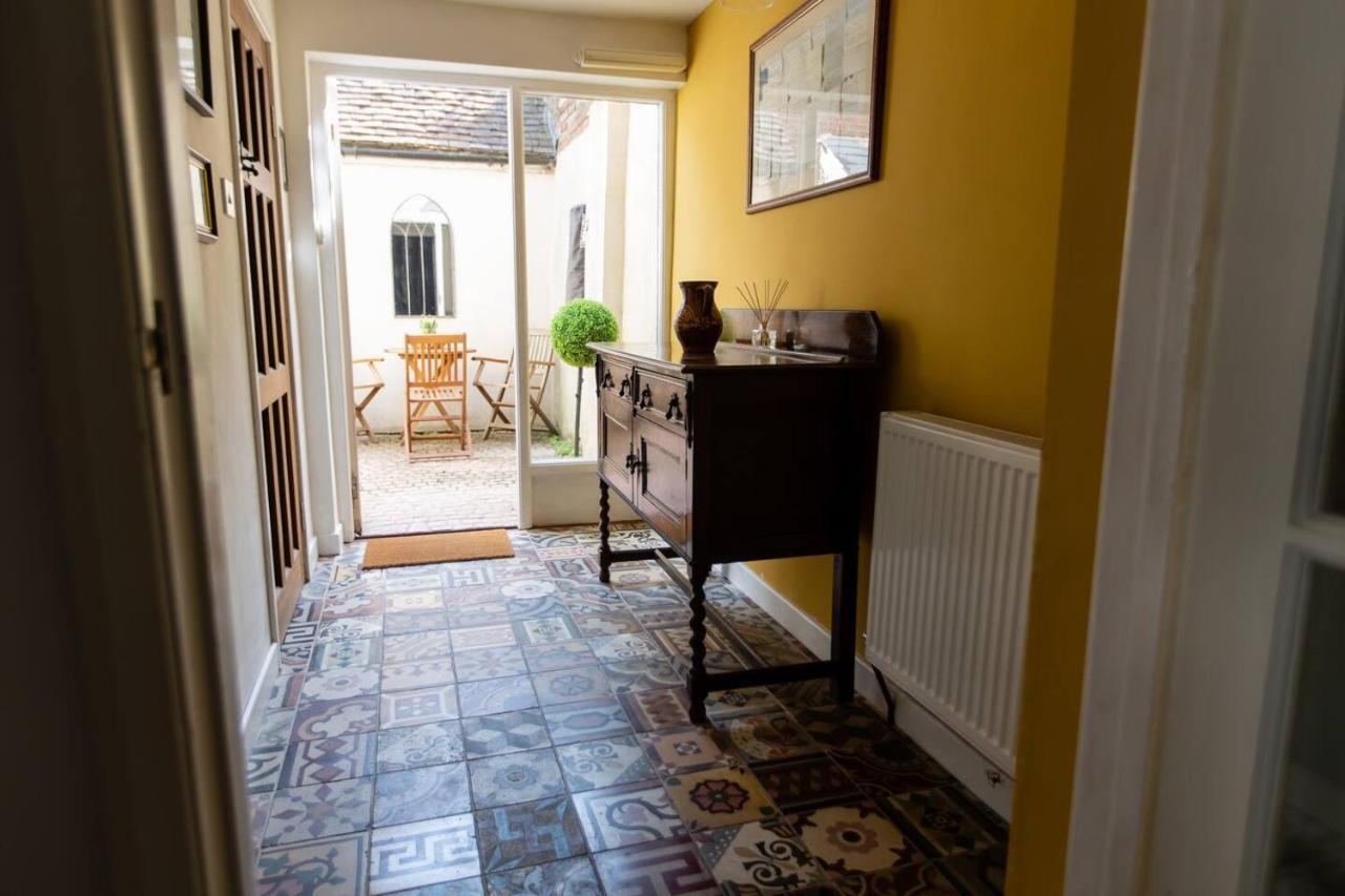 Pass The Keys Magical Period House In The Heart Of Ludlow Exterior foto